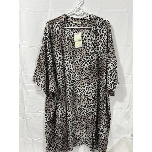 eesome Gray Leopard print Kimono NWT - Picture 1 of 6